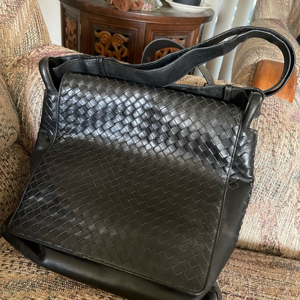 Authentic Men’s Bottega Veneta Messenger Bag